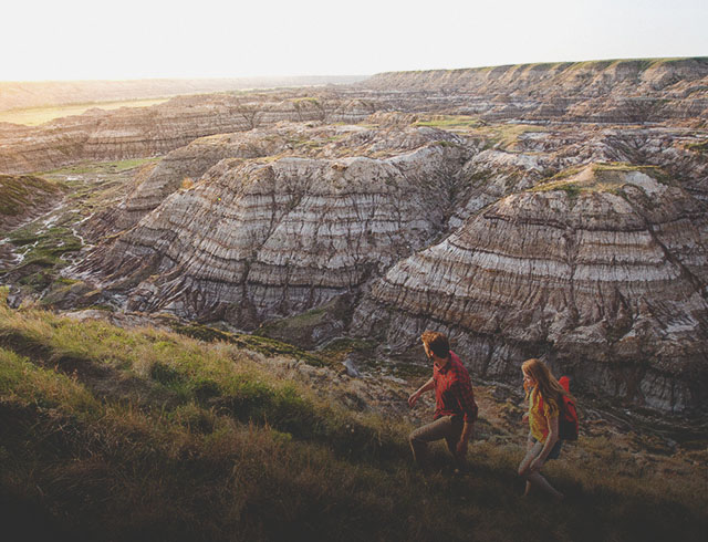 Couple hiking at Horsethief Canyon