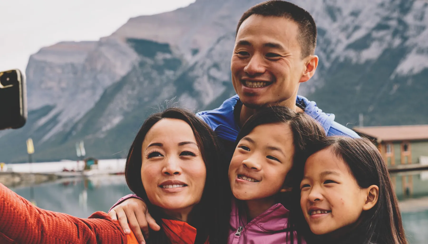 Family taking a Banff road trip 