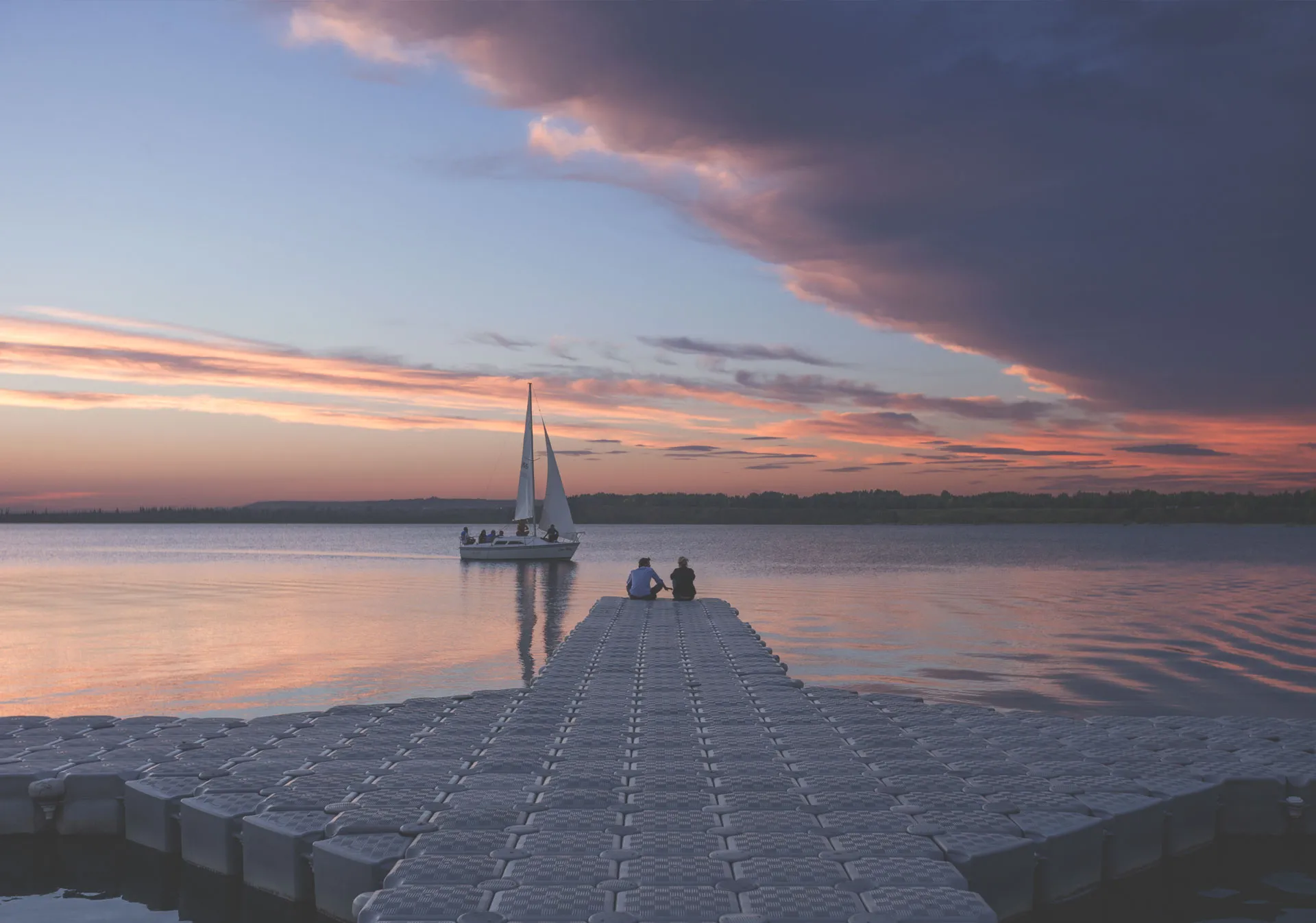 Sunset on the Glenmore Reservoir (Photo credit: Travel Alberta).