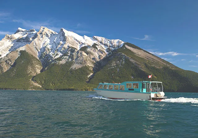 Lake Minnewanka Cruise boat